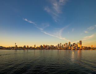 Fototapeta na wymiar Seattle Sunset from Puget sound