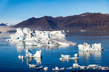 Glacial river lagoon J&ouml;kuls&aacute;rl&oacute;n, Iceland