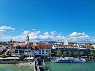 Fototapeta na wymiar Friedrichshafen mit Bodensee