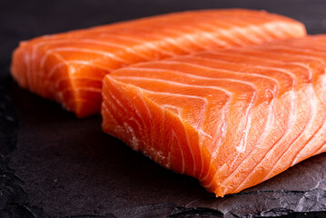 Salmão fresco e limpo