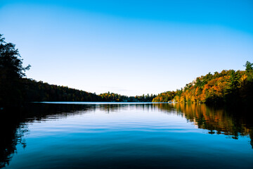 Naklejka premium sunset over the lake