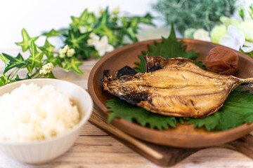 アジの開きとご飯