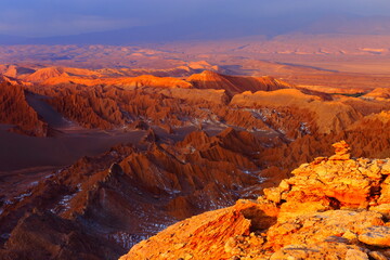 Fototapeta na wymiar Valley of the Moon at Sunset, Atacama Desert dramatic landscape, Chile