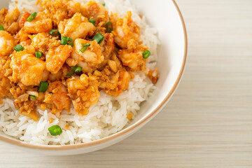 stir-fried shrimps with garlic and shrimps paste