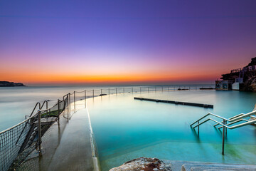 Fototapeta na wymiar Sunrise, Bronte Baths, Bronte, Sydney, NSW, Australia