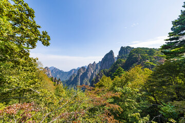 Obraz premium Natural scenery of Huangshan Scenic Area in Anhui Province