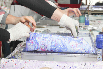 workshop with the art of marbling
