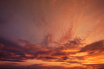 Fototapeta premium Nubes anaranjadas en Madrid