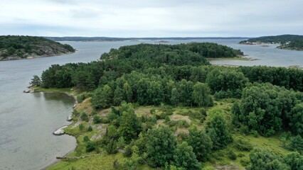 Fototapeta na wymiar Pont de Tjörn sur la côte baltique de la Suède