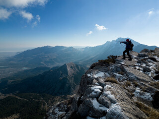 Fototapeta na wymiar hunting adventures and amazing nature views in the peak mountains