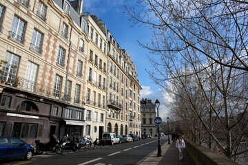 Fototapeta na wymiar Embankment on the Ile de la CitŽ, Paris