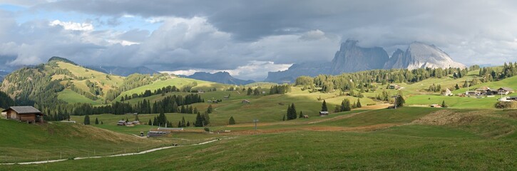 Fototapeta na wymiar Wonderful panoramic view of the Alpe di Siusi in the dolomites mountains, South Tyrol, Italy