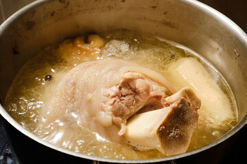 Cooking pork knuckle