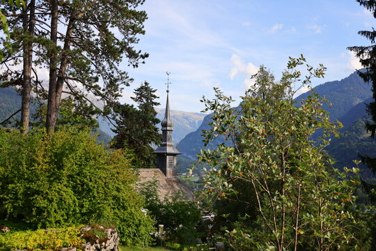 The Jaÿsinia is a botanical garden specializing in alpine flowers, located in Samoëns, Haute-Savoie