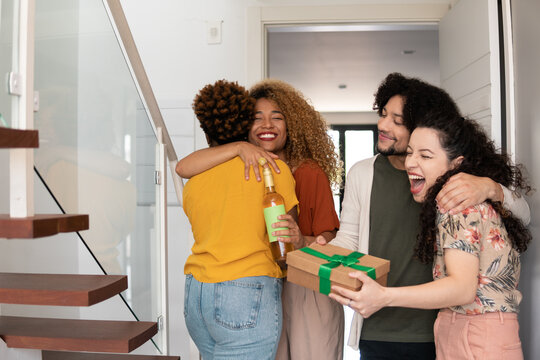 Brazilian couple welcomes friends at home
