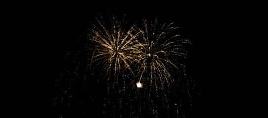 Fototapeta premium Feuerwerk vor dunklen Nachthimmel, Neues Jahr, Jahreswechsel