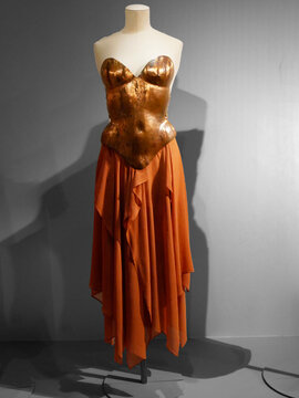 80s fashion : Thierry Mugler, dress, copper and silk - 1980