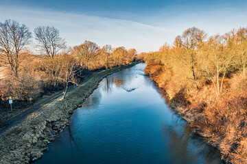 Rzeka Odra zimą, granica Polsko - Czeska
