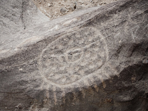 Petroglifos de huancor, figura redondeada tallada en roca, cultura antigua,  Per&uacute;, Sudam&eacute;rica