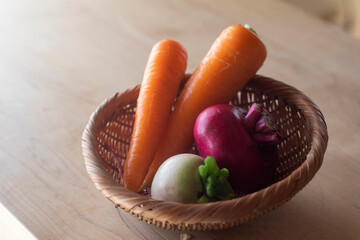 洗いたての新鮮なオーガニック野菜