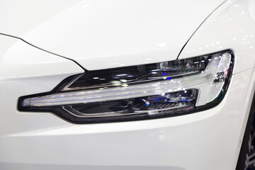 Projector headlights are LED lights for new cars