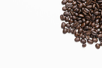 白背景のコーヒー豆
