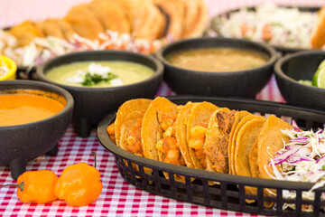 tacos chicharron