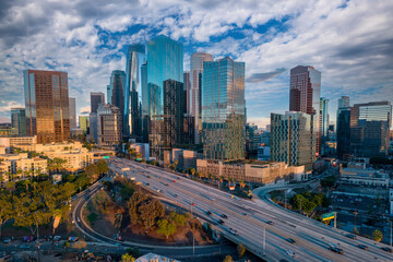 Fototapeta na wymiar Los Angeles CA architecture with the freeways in the foreground 
