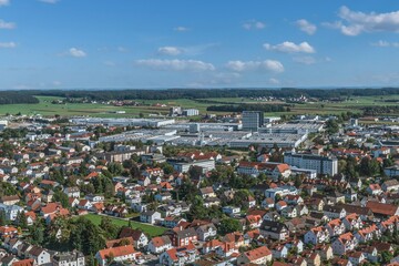 Obraz premium Ausblick auf die südlichen Stadtbezirke von Mindelheim im Unterallgäu