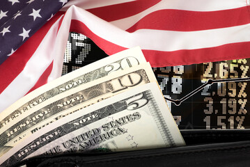 Flagge von USA, Wirtschaft, Börse und die Dollar Banknoten