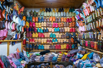 Fototapeta na wymiar View of slipper shop in Marrakech