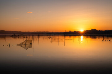 Fototapeta na wymiar 千葉県印西市　新春の印旛沼の朝