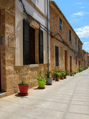 Fototapeta na wymiar Haus in der Altstadt von Alcudia Mallorca