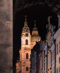 Fototapeta na wymiar Architektur in Prag bei Nacht.