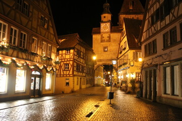 Fototapeta na wymiar Christmas illumination in the old town of Rothenburg ob der Tauber, Germany