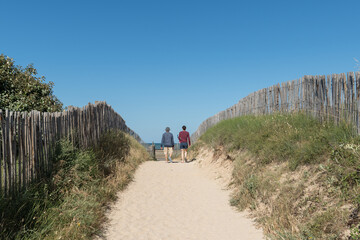 Fototapeta na wymiar Ile d’Oléron (Charente-Maritime, France), accès à la plage