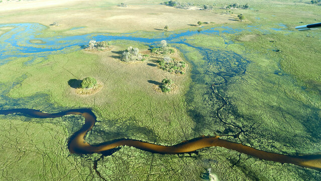 Flug &uuml;ber das Okavangodelta