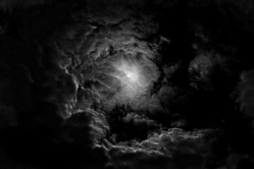 Lune et nuage