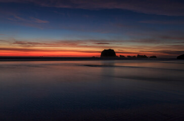 Face Rock State Scenic Viewpoint at sunset, Bandon, Oregon, US