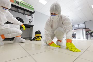 Decontamination of a room after an incident, asbestos risk management