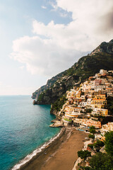 Fototapeta na wymiar mountains with white houses of the amalfi coast of italy