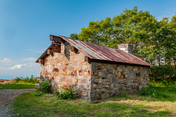 Byrds Nest Trail Shelter Hawksbill Mountain, Virginia USA, Virginia