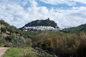 Fototapeta na wymiar Zahara de la Sierra, municipio español de la provincia de Cádiz, en la sierra de andalucía, foto tomada el 1 de enero de 2023