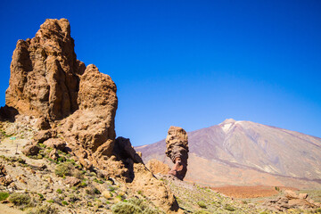 Vulcano del Teide con Roque García in primo piano