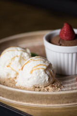 vanilla cream with chocolate
