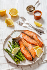 roast salmon steaks with asparagus and dill sauce