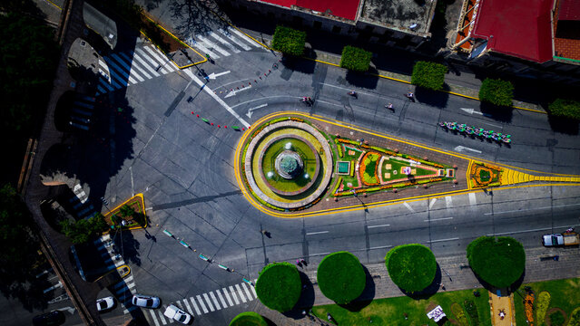 Fuentes las tarascas en Morelia, Michoac&aacute;n con dron en d&iacute;a de muertos. 