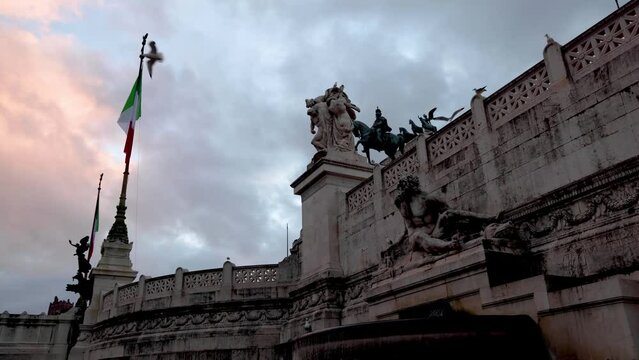 Terazza delle community quadrighe in Rome, Italy close up Timelapse video.
