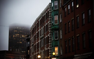 Fototapeta na wymiar BEAUTIFUL BUILDINGS IN BOSTON WITH A FOGGY SKY