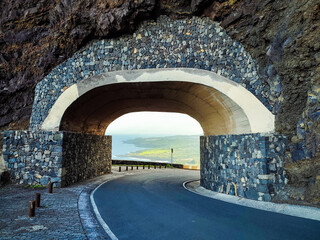 La strada panoramica che porta a Punta de Teno, nel parco rurale del Teno. Tenerife
